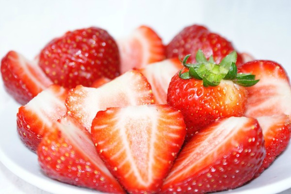 Fruits For Glowing Skin Strawberry